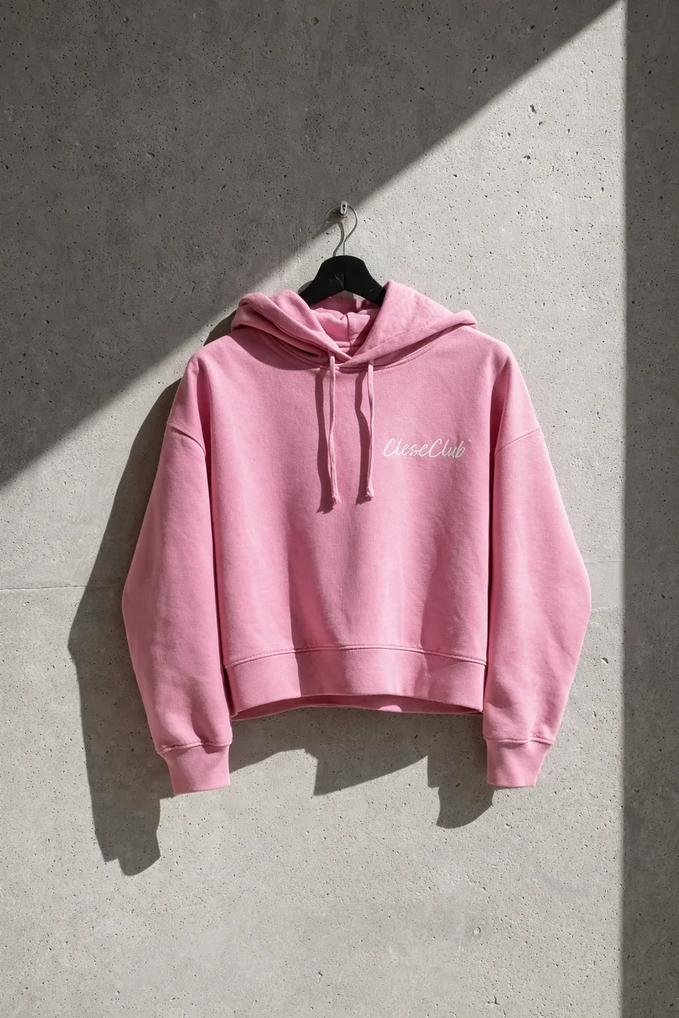 cleseclub-cropped-hoodie-damen-bio-baumwolle-schwarz image 1