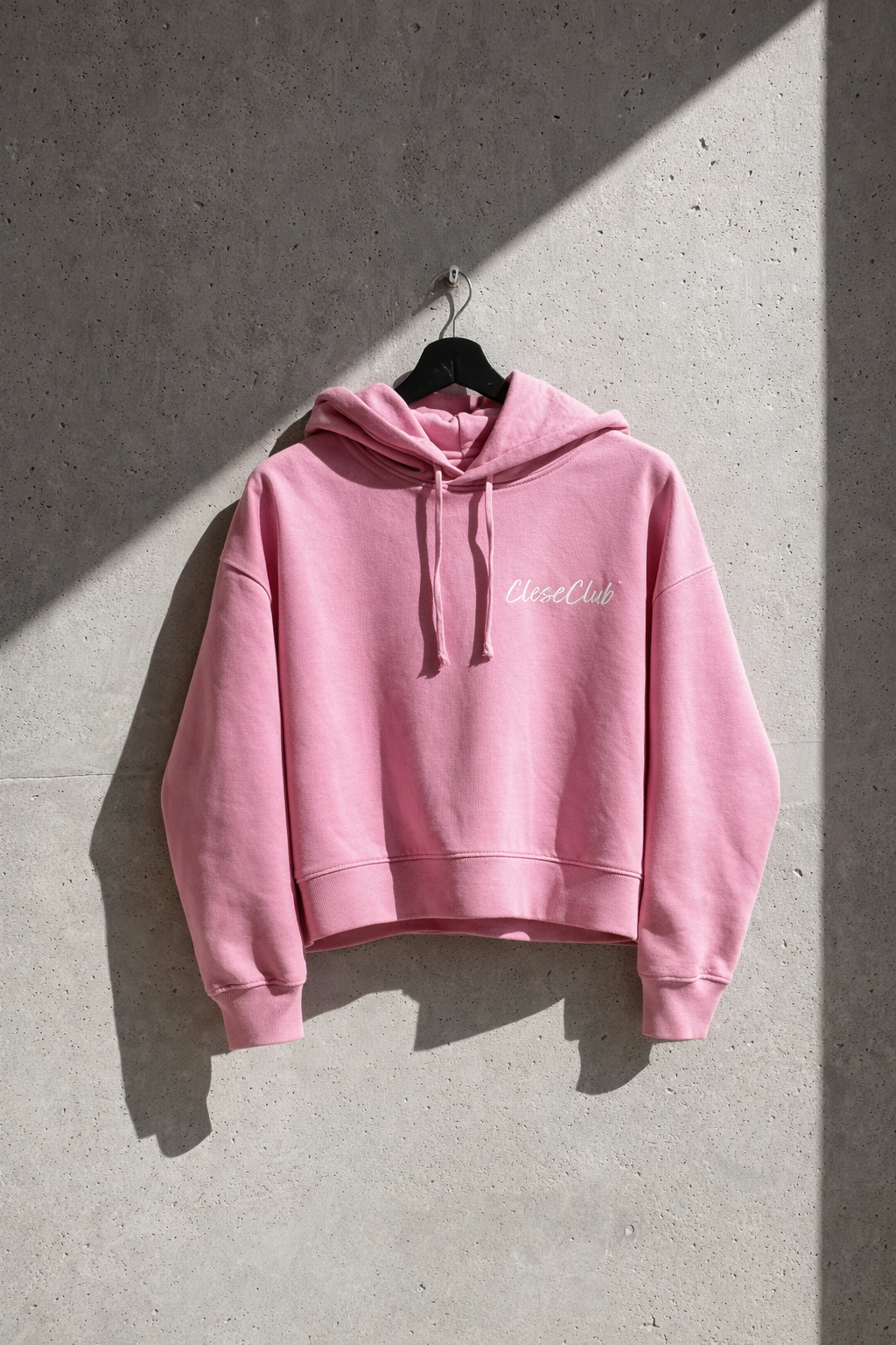 cleseclub-cropped-hoodie-damen-bio-baumwolle-schwarz image 1